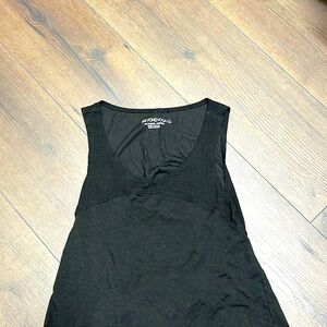 Beyond yoga black workout wide tank with back cut out